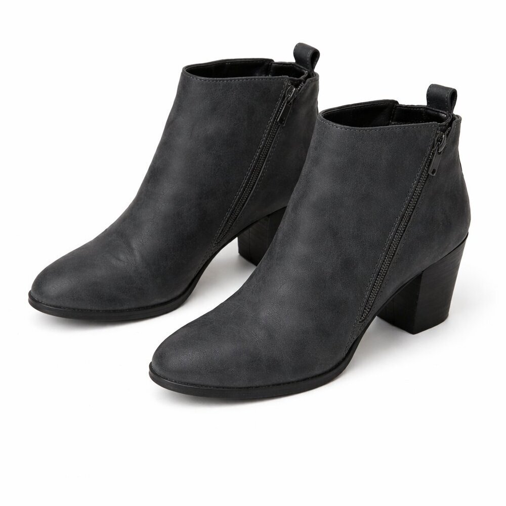 EXPRESS Gray Ankle Booties Size 7